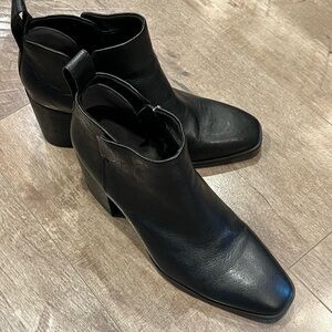 Vionic Lyssa Black Heeled Boots size 9